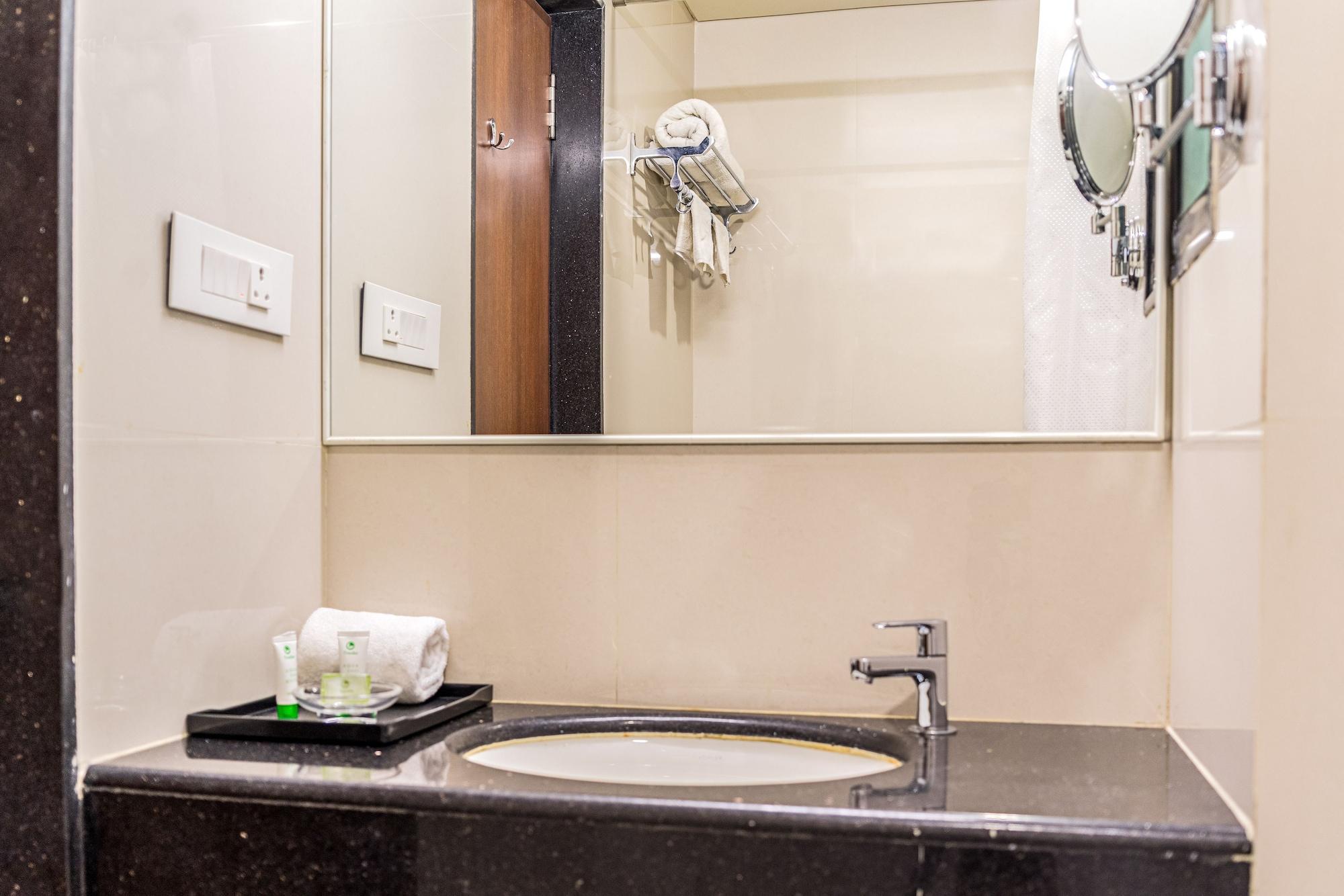 Treebo Premium Grand Emerald Pimpri-Chinchwad Luaran gambar