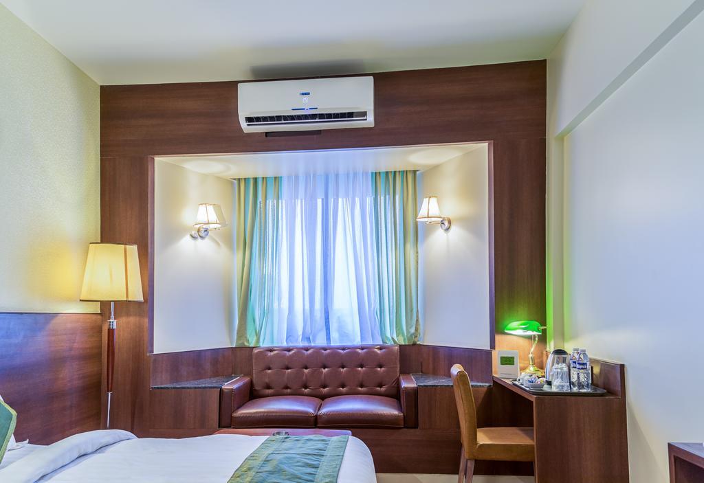 Treebo Premium Grand Emerald Pimpri-Chinchwad Luaran gambar